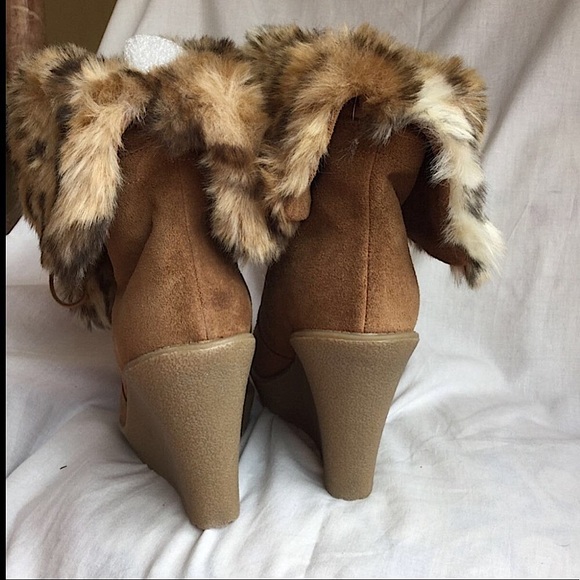 Vintage Colin Stuart LEOPARD Fur Top Booties Pom Pom Ties Wedge Heel Tan 6.5 - Picture 7 of 11